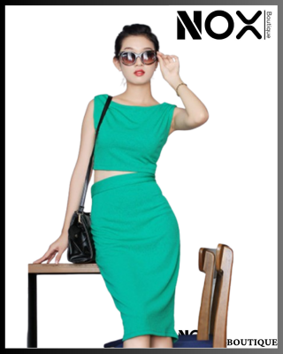 Croptop trơn váy bút chì trẻ trung, sành điệu, phù hợp mọi dạng người.